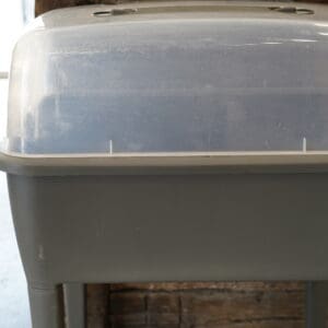 Parnell Planter with lid - plastic